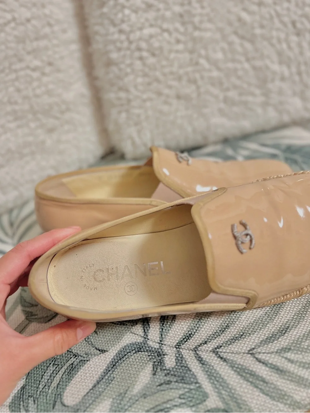 CHANEL Beige Patent Leather CC Logo Jute Espadrille Loafer Flats EU 35.5 US 5.5